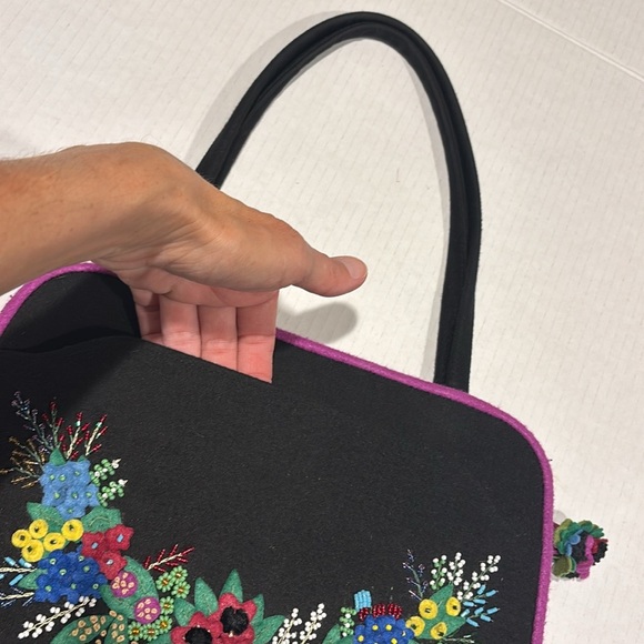 ⬇️🔥Lulu Guinness felt purse - Picture 7 of 10